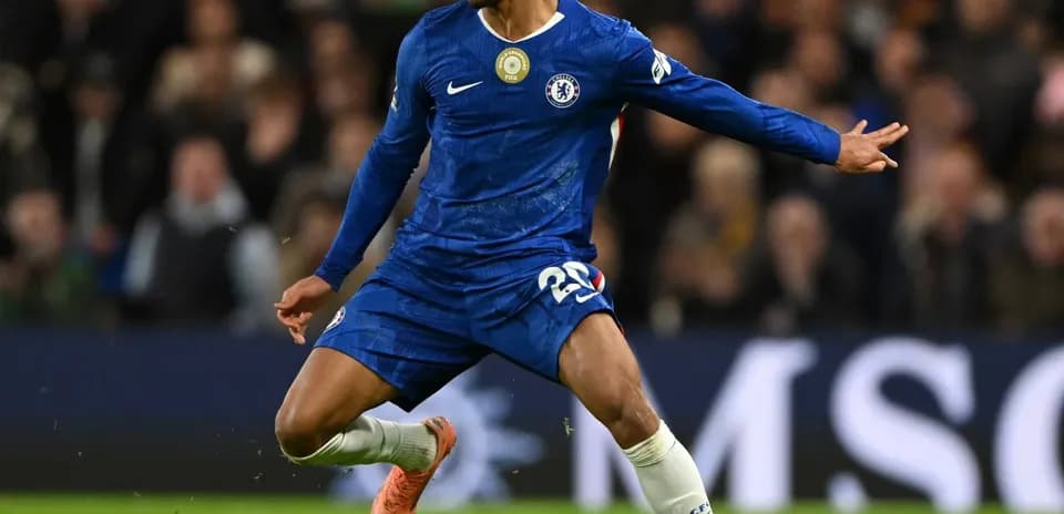 Jugador de Chelsea en acción durante el partido