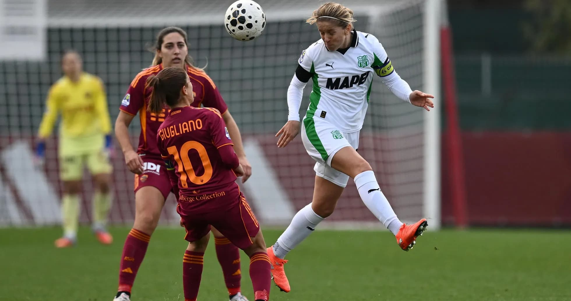 Jugadora de Sassuolo W en acción durante el partido