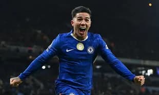 Jugador de Chelsea celebrando un gol