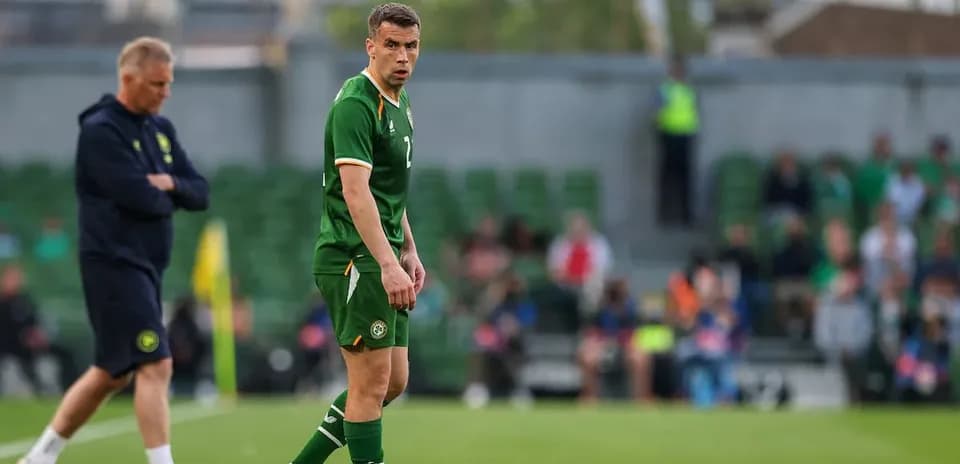 Jugador de Irlanda en el campo durante el partido
