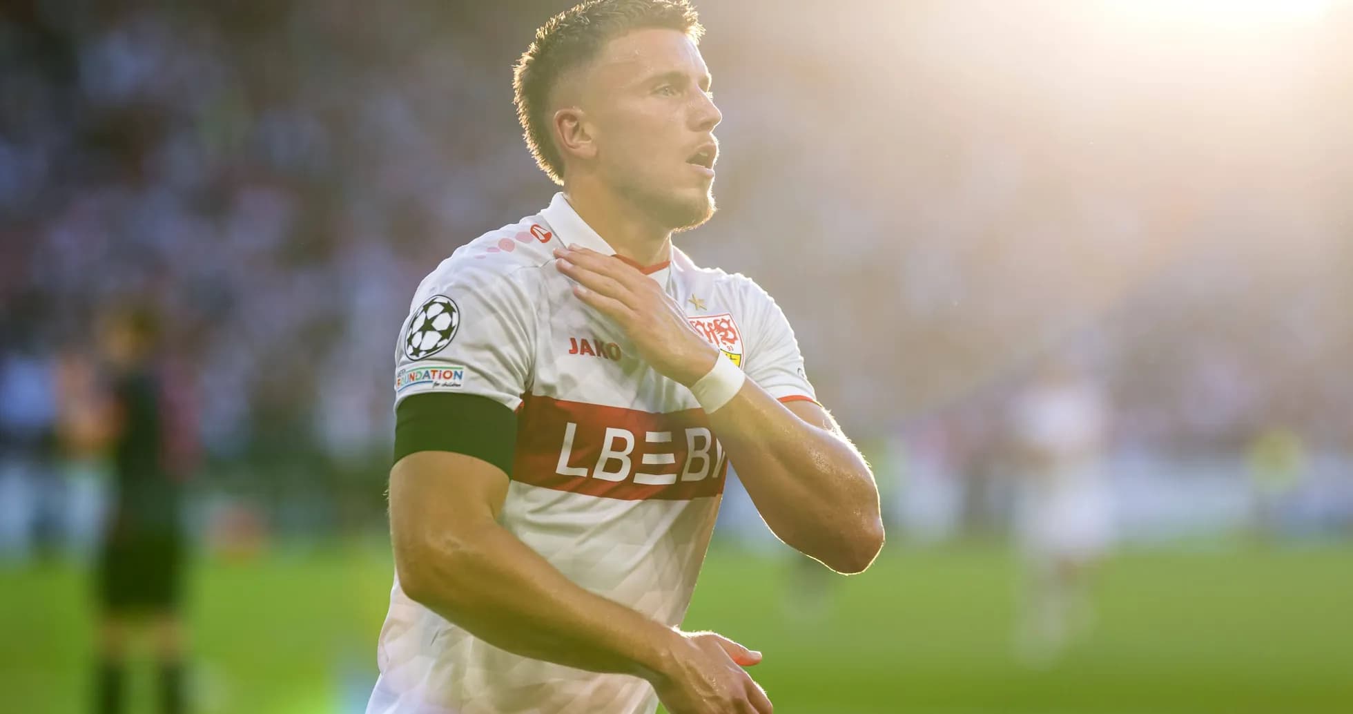 Jugador celebrando un gol en partido de fútbol