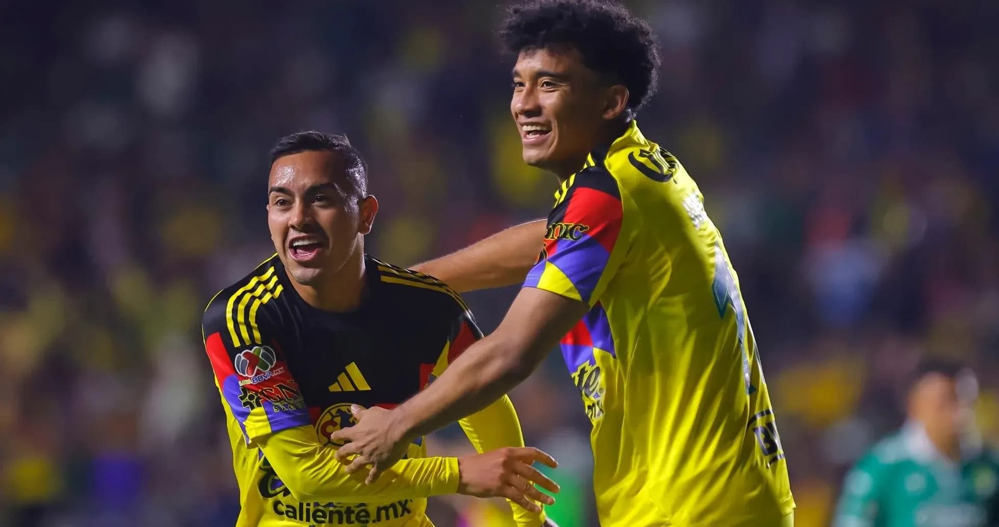 Jugadores de Club América celebrando un gol