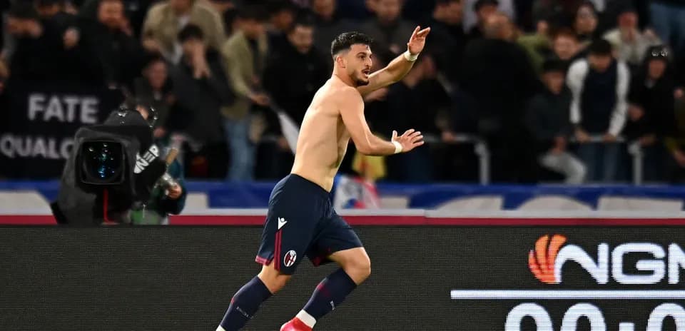 Jugador de Bolonia celebrando un gol
