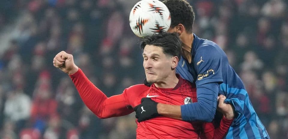 SC Freiburg vs Maccabi Tel Aviv: Análisis de la Batalla Estratégica.jpg