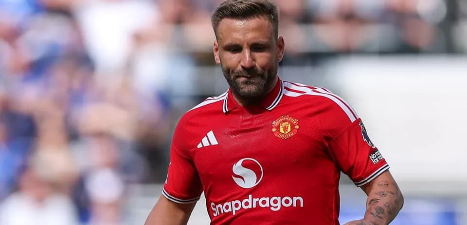 Jugador de Manchester United en camiseta roja