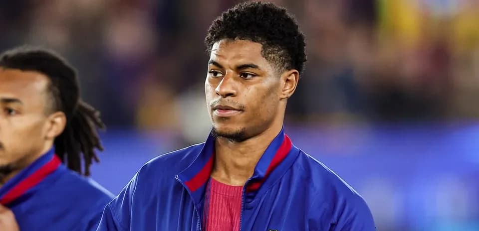Jugador del FC Barcelona en el campo antes del partido