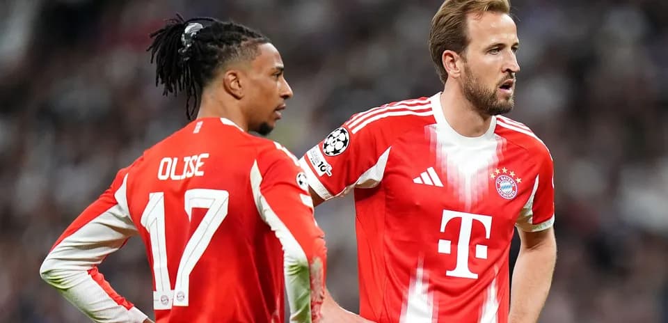 Jugadores de Bayern Múnich en el campo durante el partido