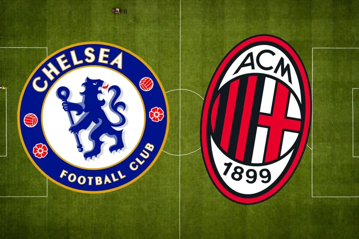 Logos de Chelsea y AC Milan en el campo