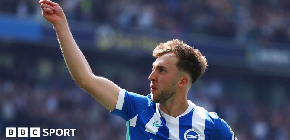 Jugador de Brighton celebrando un gol en el estadio
