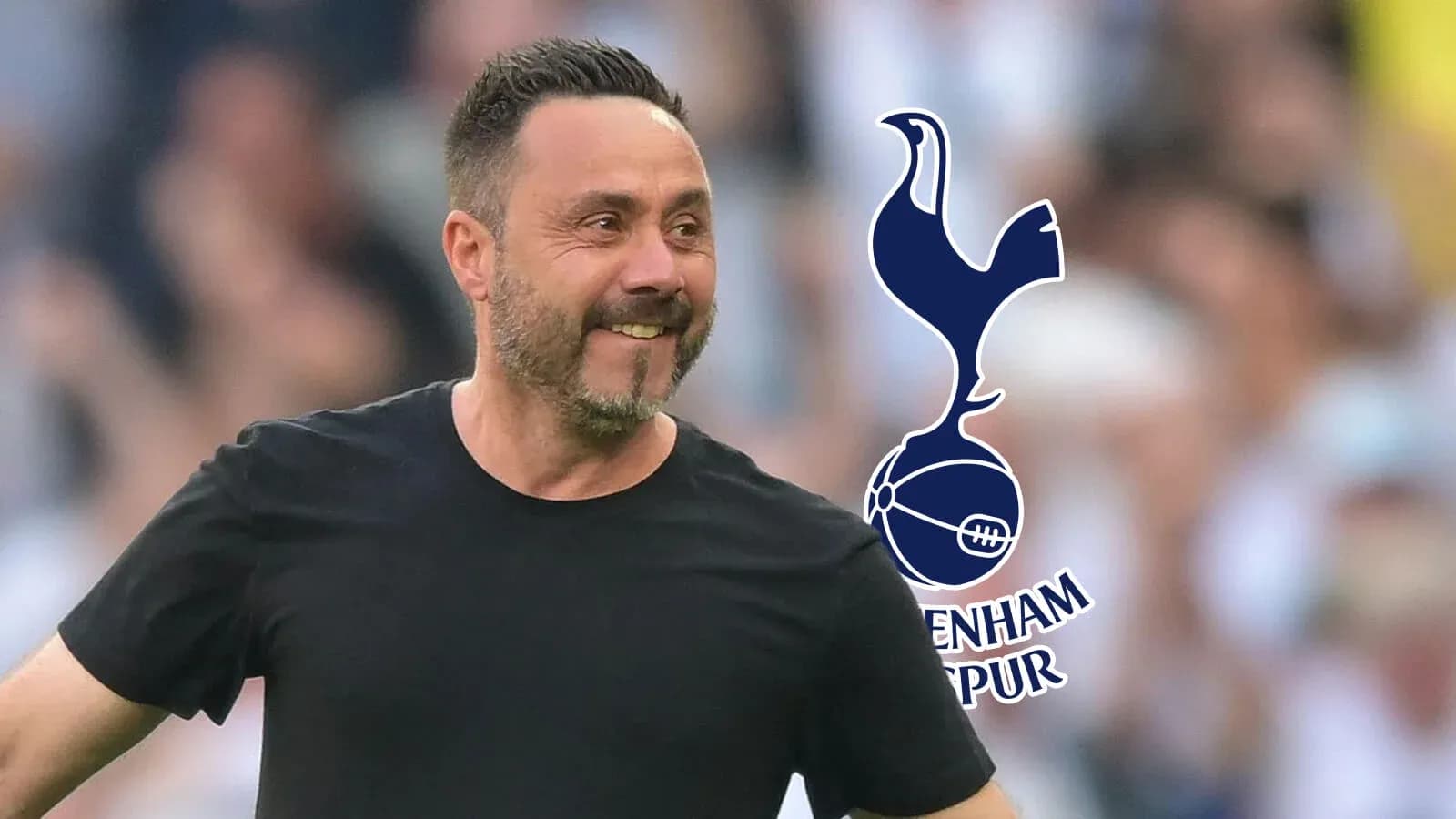 Entrenador de Tottenham sonriente en el campo