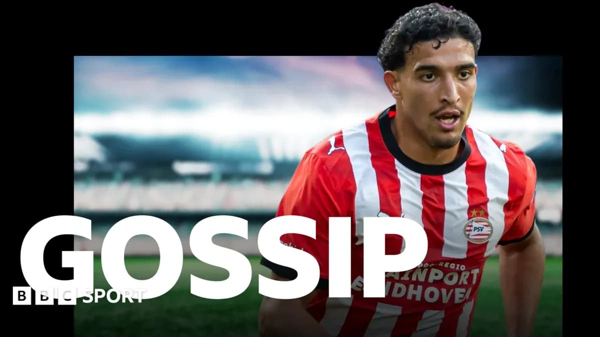 Jugador de PSV corriendo en el campo de fútbol