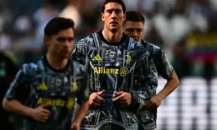 Jugadores de Juventus calentando antes del partido