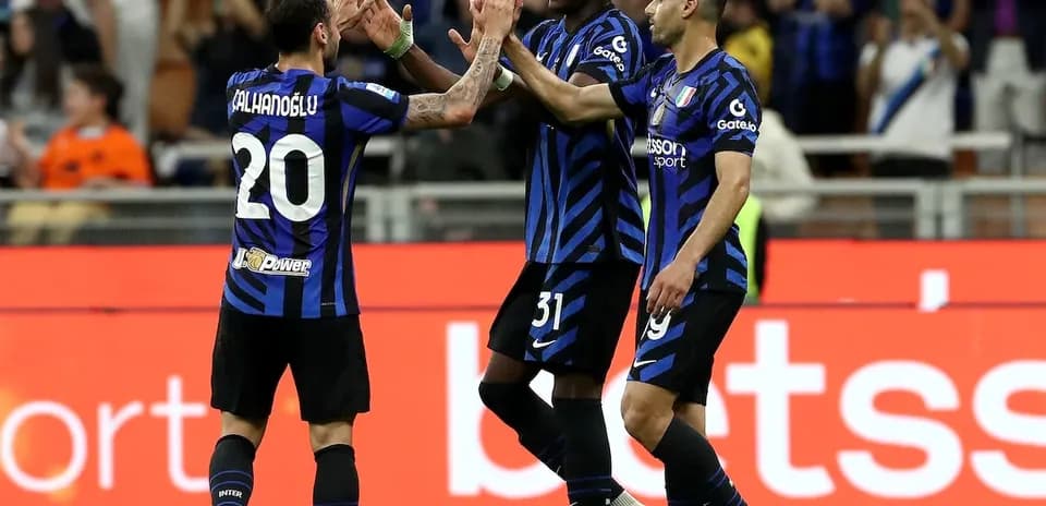 Jugadores de Inter celebrando un gol