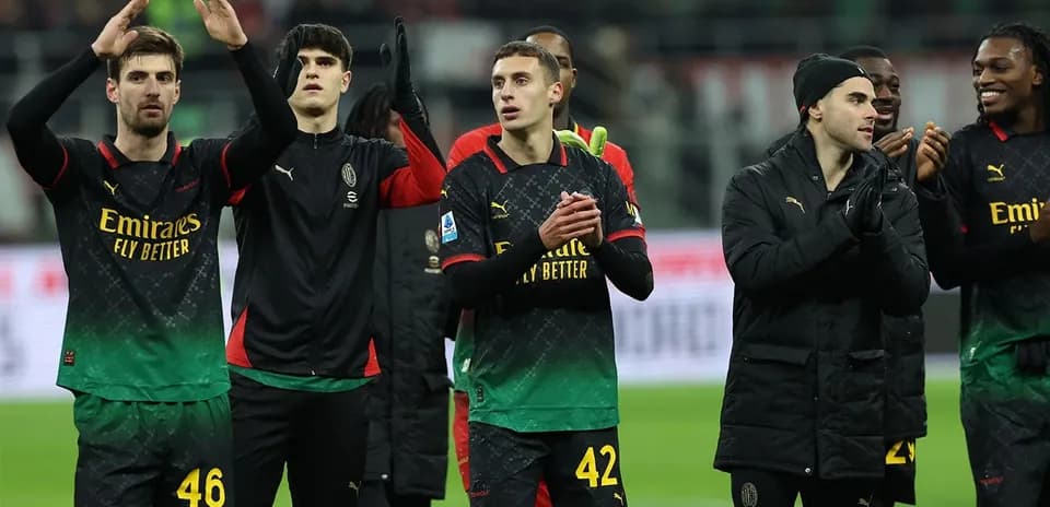 Jugadores del AC Milan celebrando después del partido