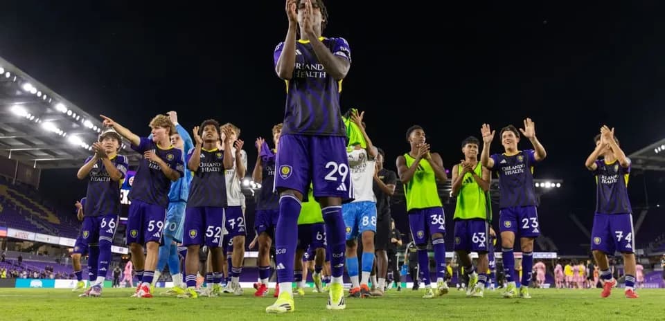 Jugadores de Orlando City II celebrando tras el partido