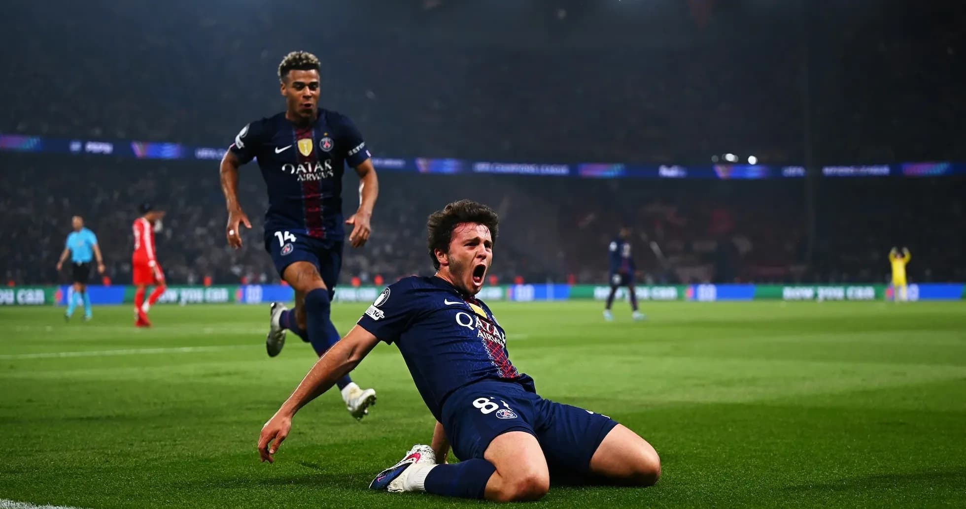 Jugador de PSG celebrando un gol en Champions