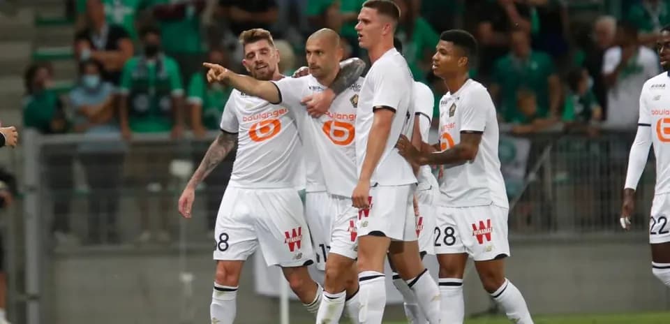 Jugadores de Lille celebrando un gol