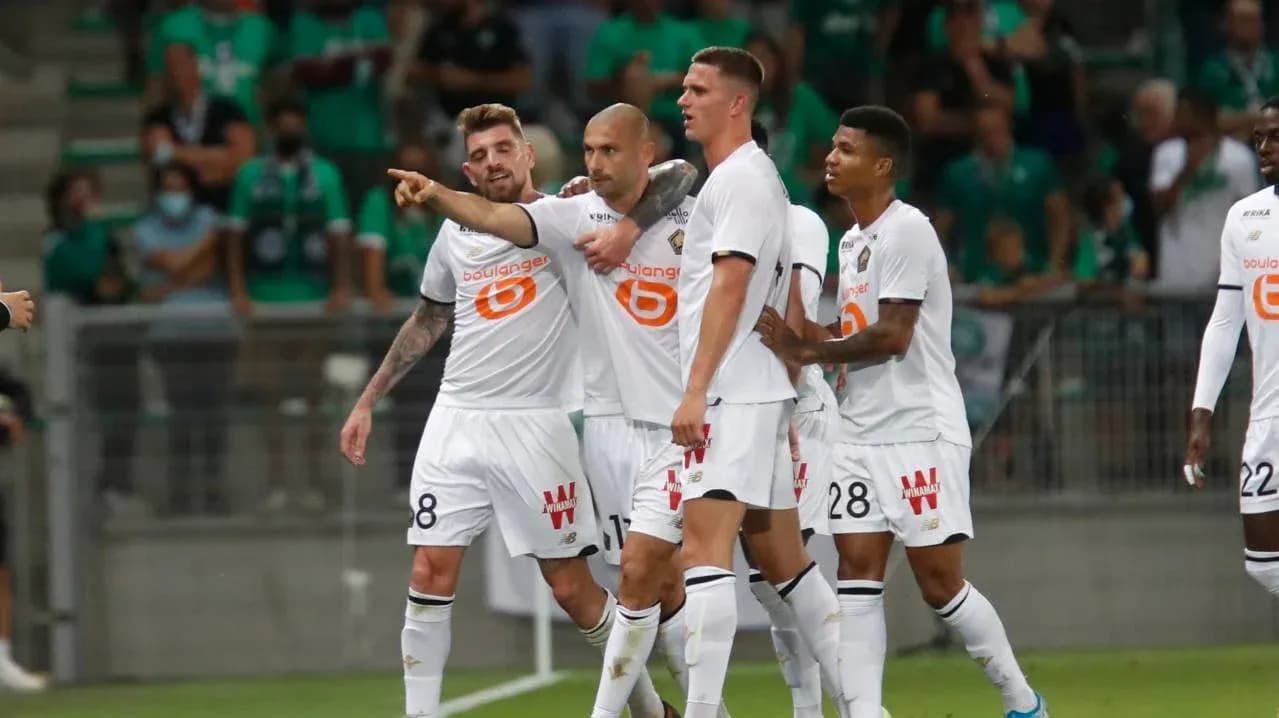 Jugadores de Lille celebrando un gol