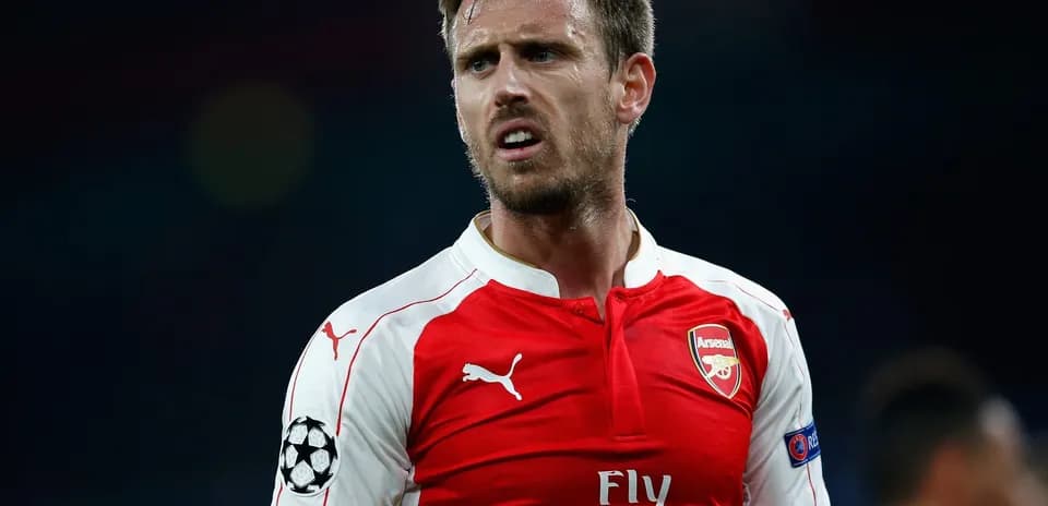 Jugador de Arsenal en partido de fútbol