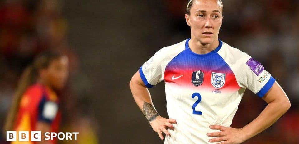Jugadora de Inglaterra con uniforme en partido
