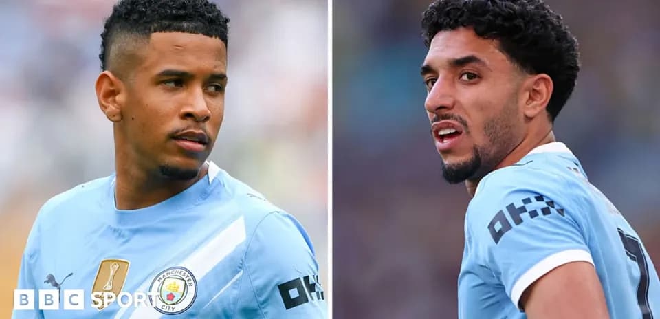 Dos jugadores de Manchester City en el campo