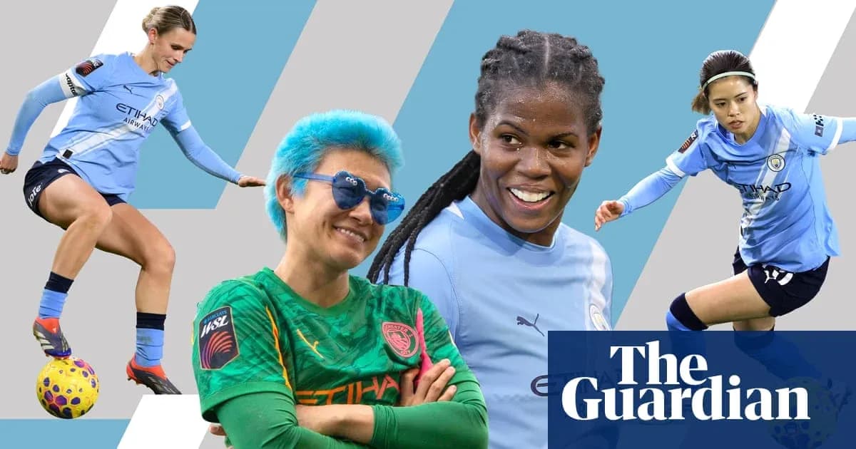 Jugadoras de Manchester City en varias acciones deportivas