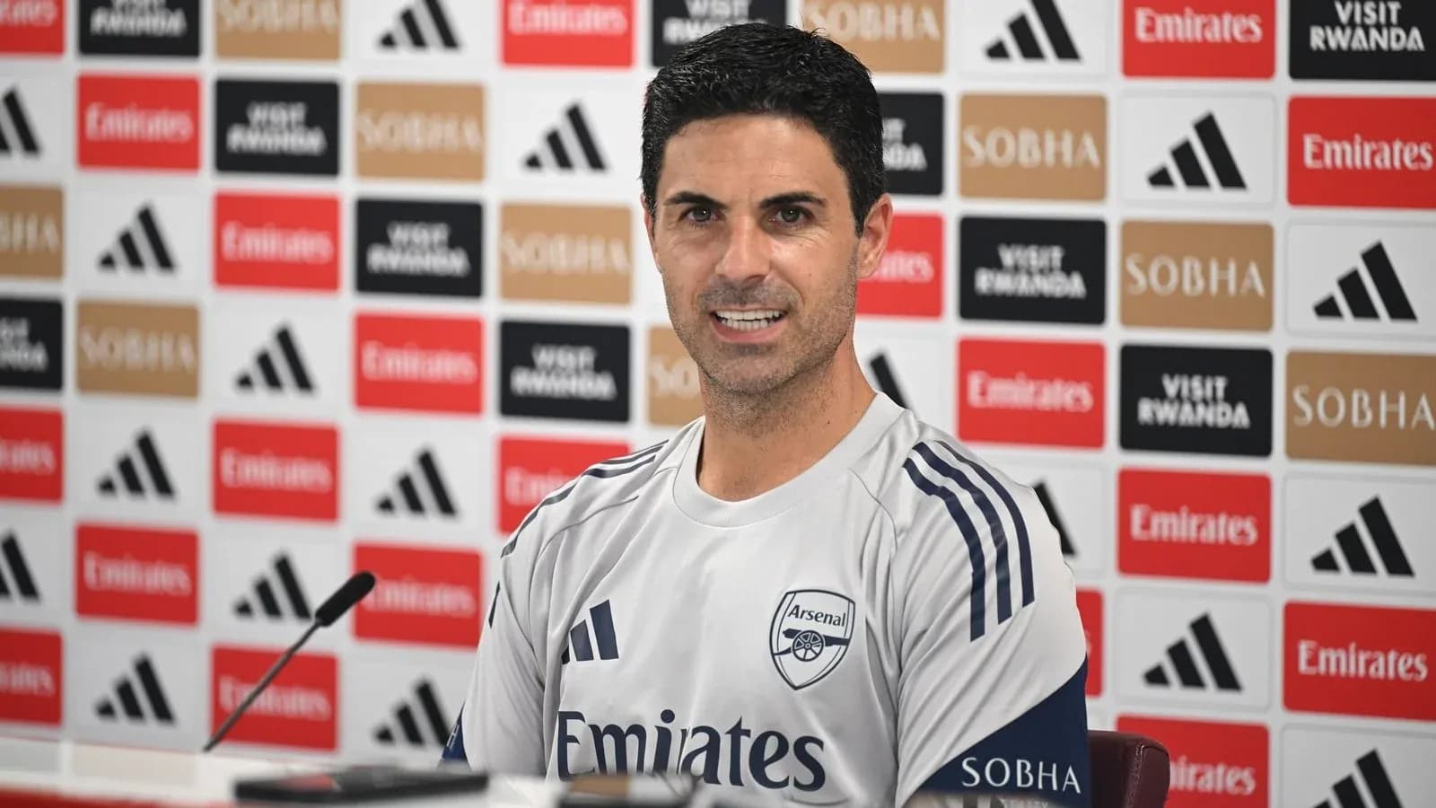 Entrenador de Arsenal en conferencia de prensa