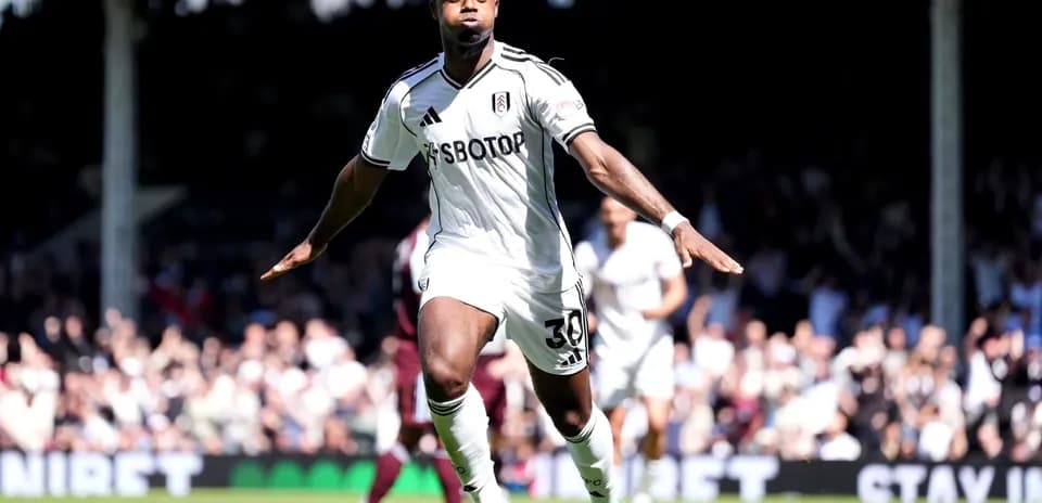 Jugador de Fulham celebrando un gol