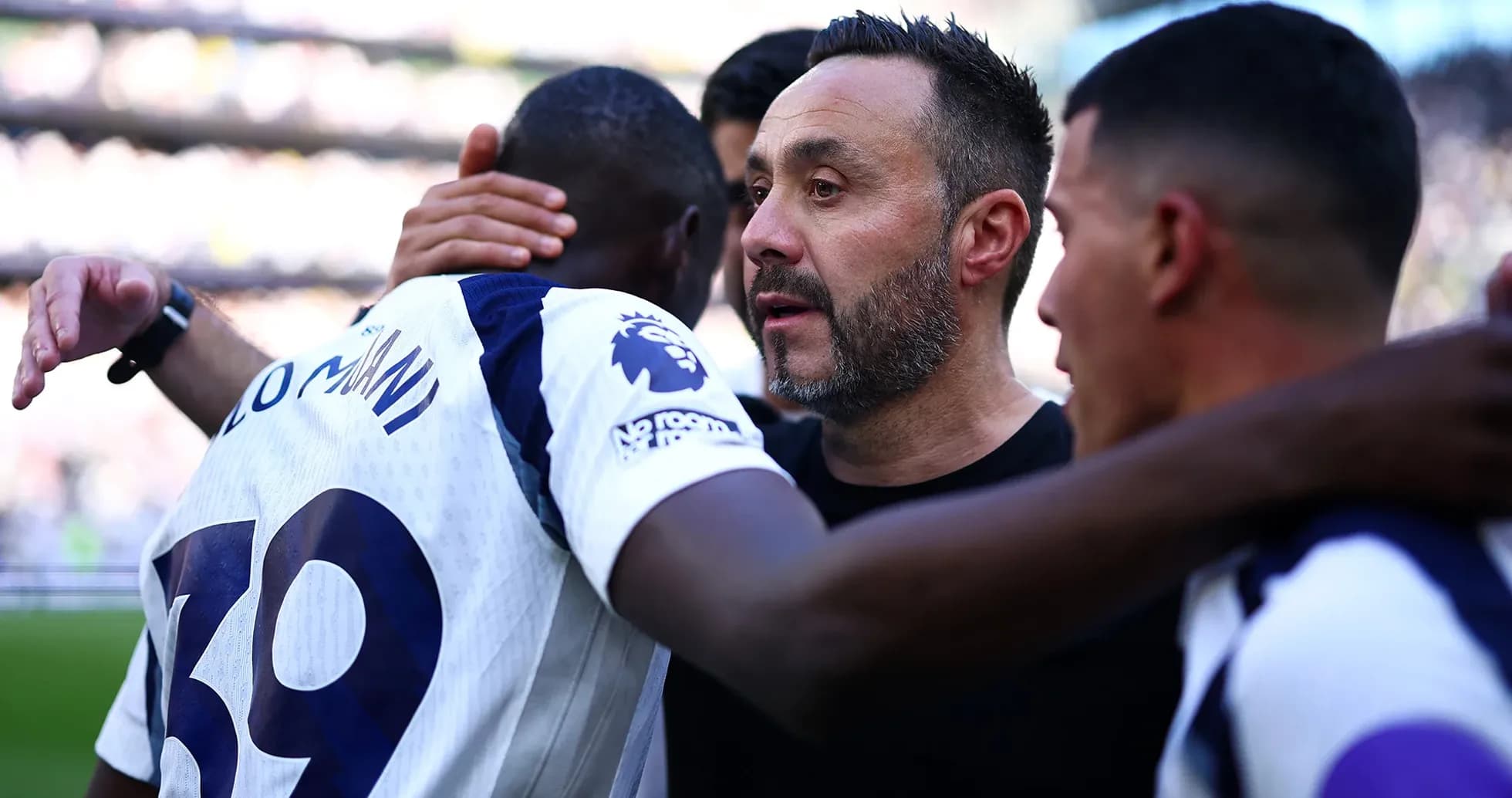Entrenador y jugador de Tottenham en celebración