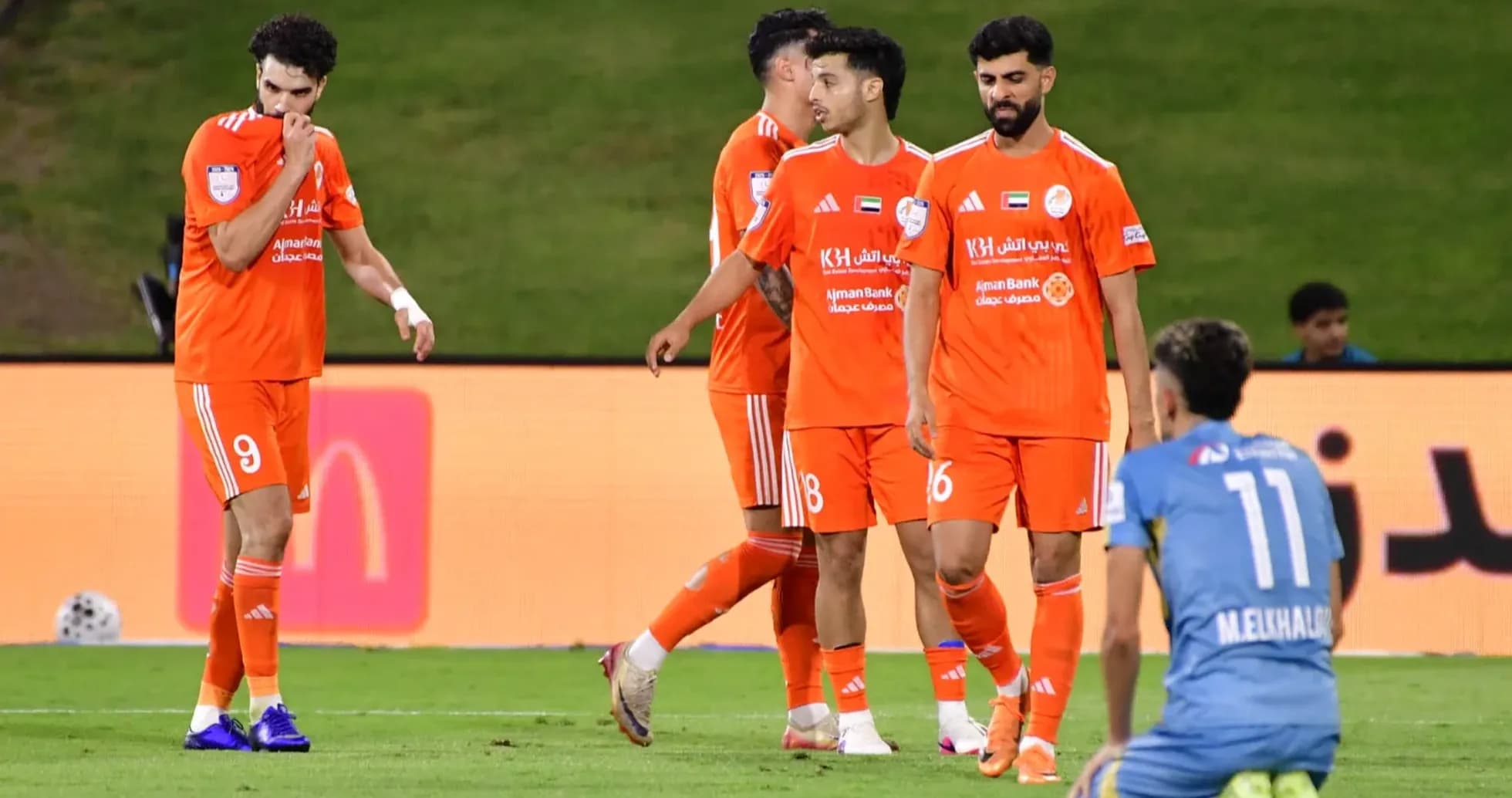 Jugadores de Ajman U23 en el partido