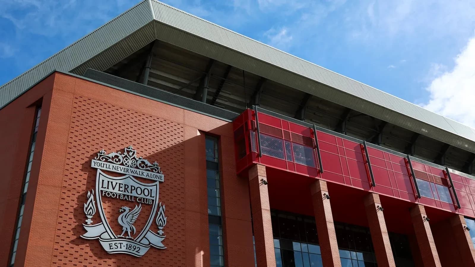 Fachada del estadio de Liverpool Football Club
