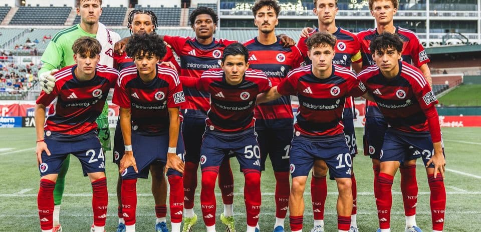 Equipo de North Texas en formación previa al partido