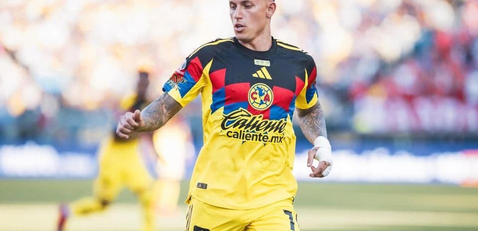 Club America domina el partido en el Estadio Azteca.jpg