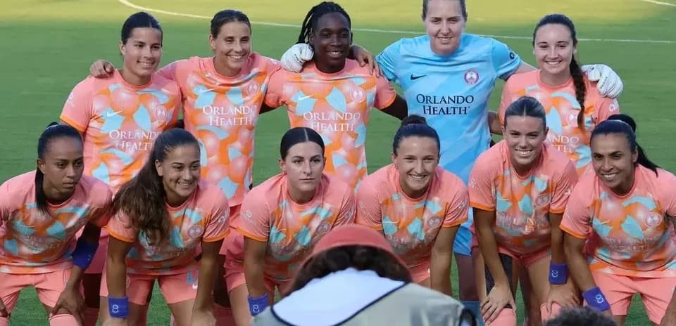 Equipo de Orlando Pride posando para la foto