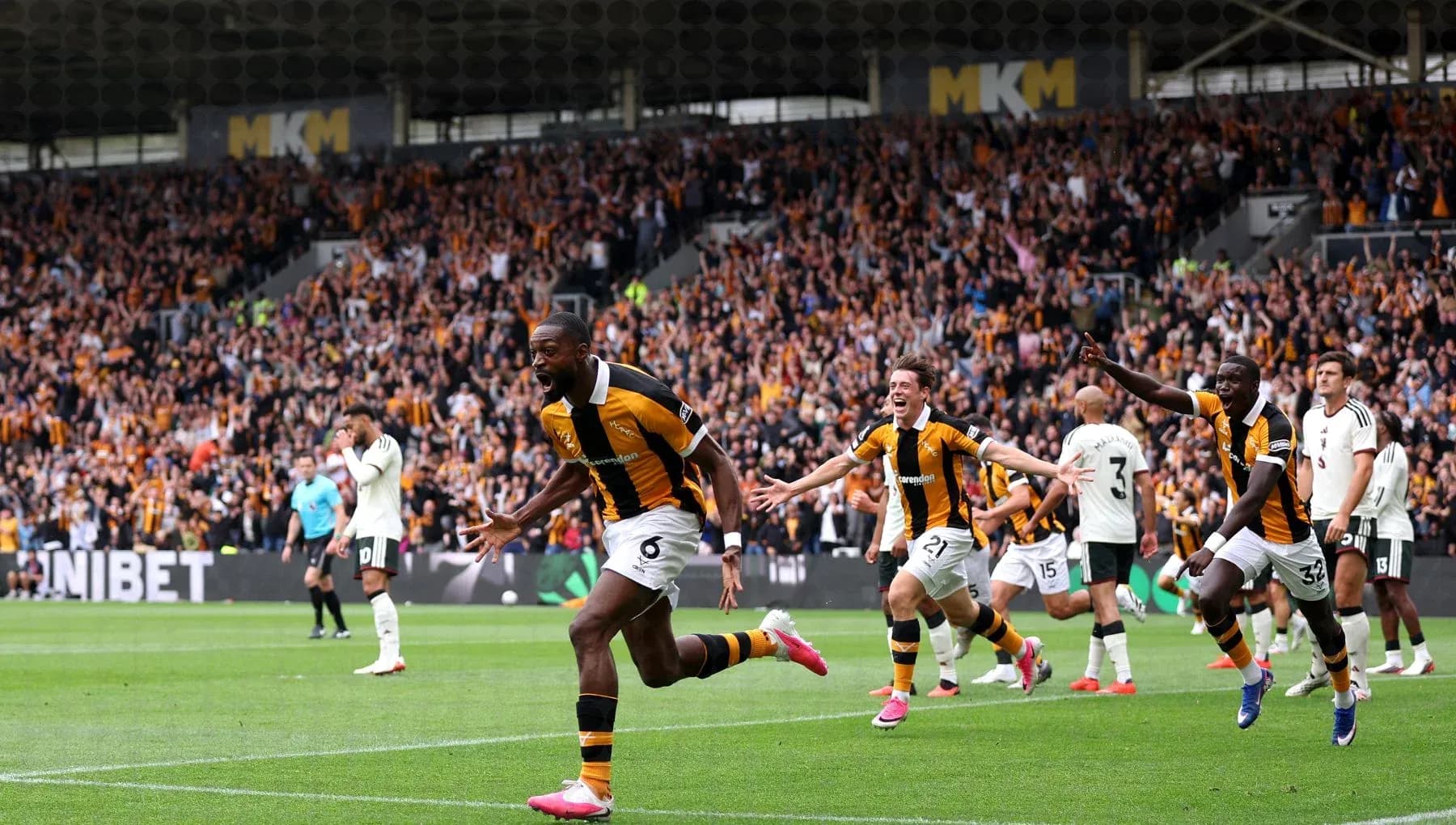 Jugadores de Hull City celebrando un gol en el estadio
