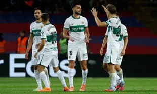 Jugadores de Elche celebrando un gol