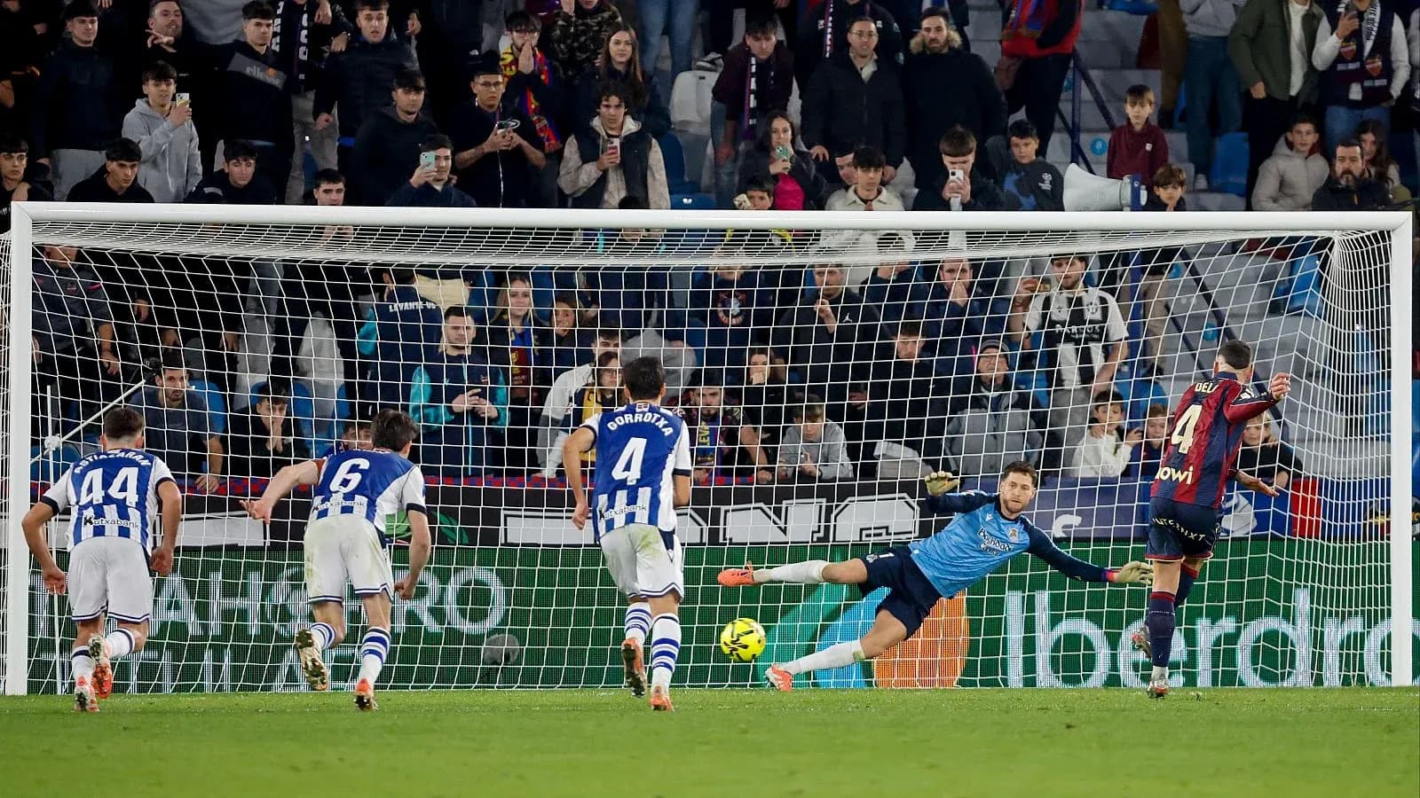 Penalti fallado en el partido Real Sociedad vs Levante