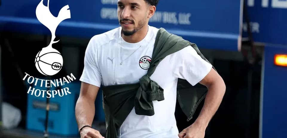 Jugador de Tottenham Hotspur llegando al autobús