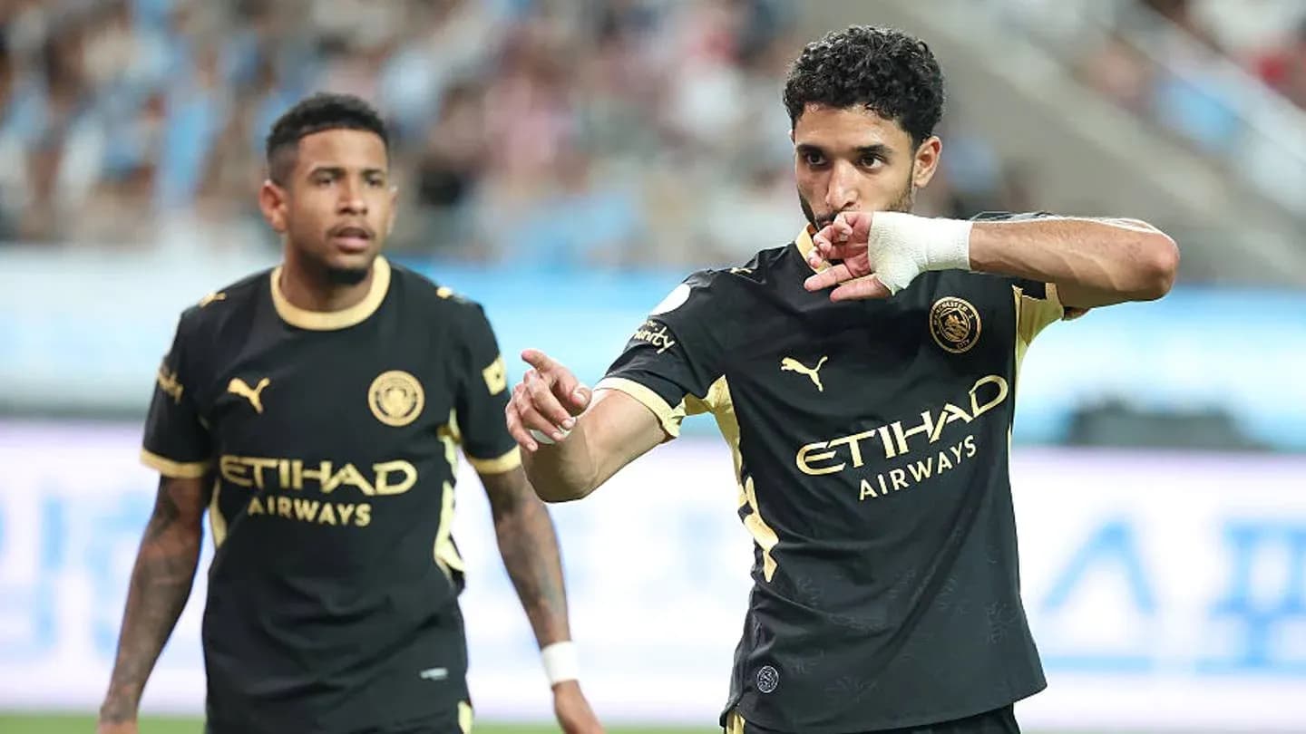 Jugador celebrando un gol en el partido