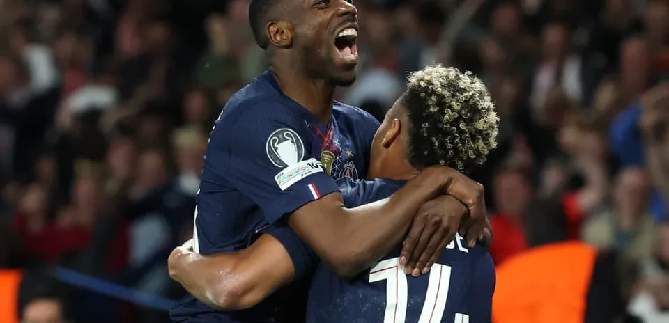 Jugadores de París Saint Germain celebrando un gol