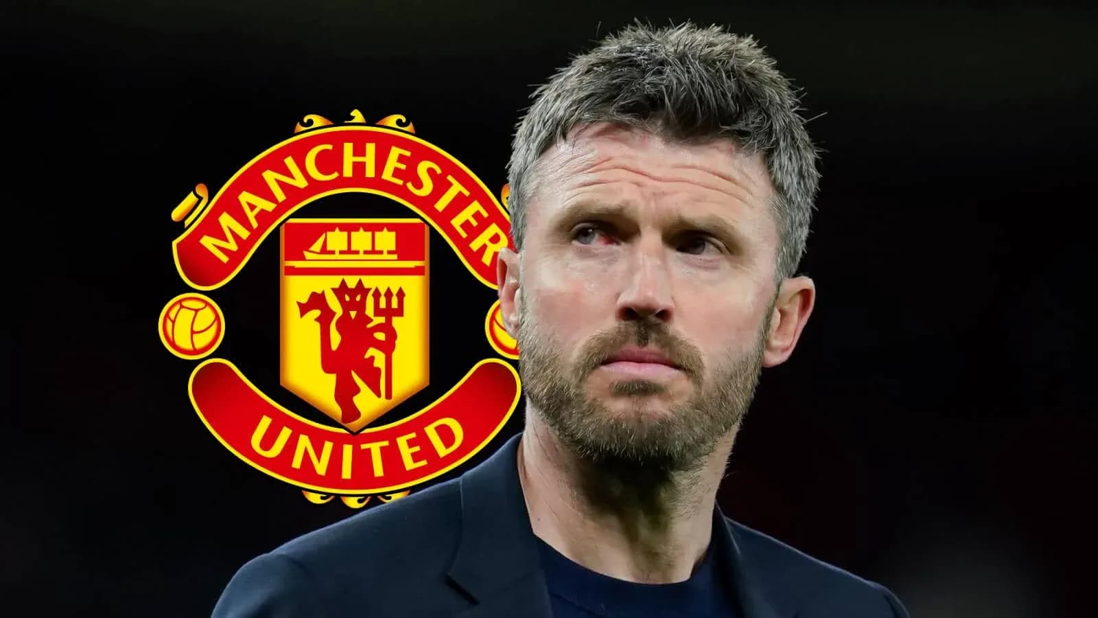 Entrenador de Manchester United con logo de fondo