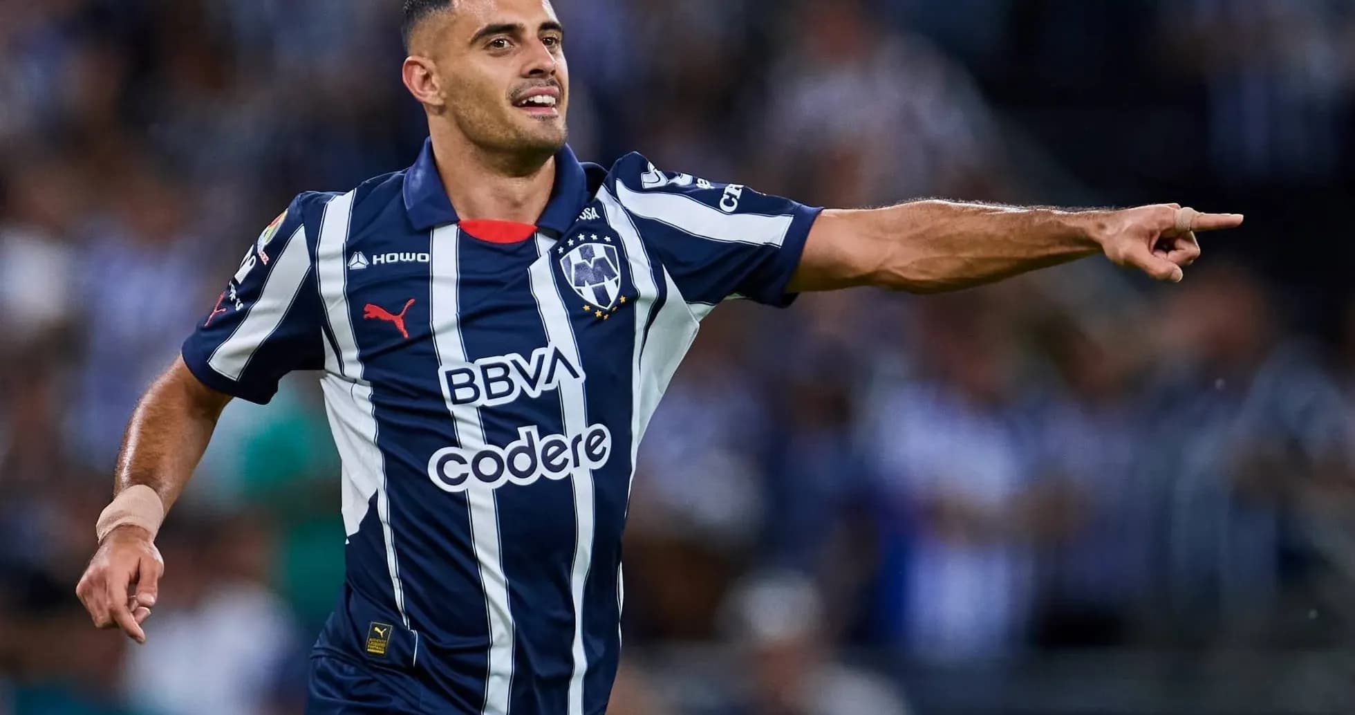 Jugador de Monterrey celebrando un gol