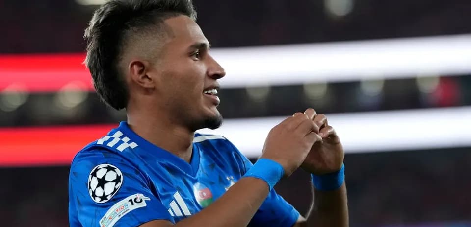 Jugador celebrando un gol en partido de fútbol