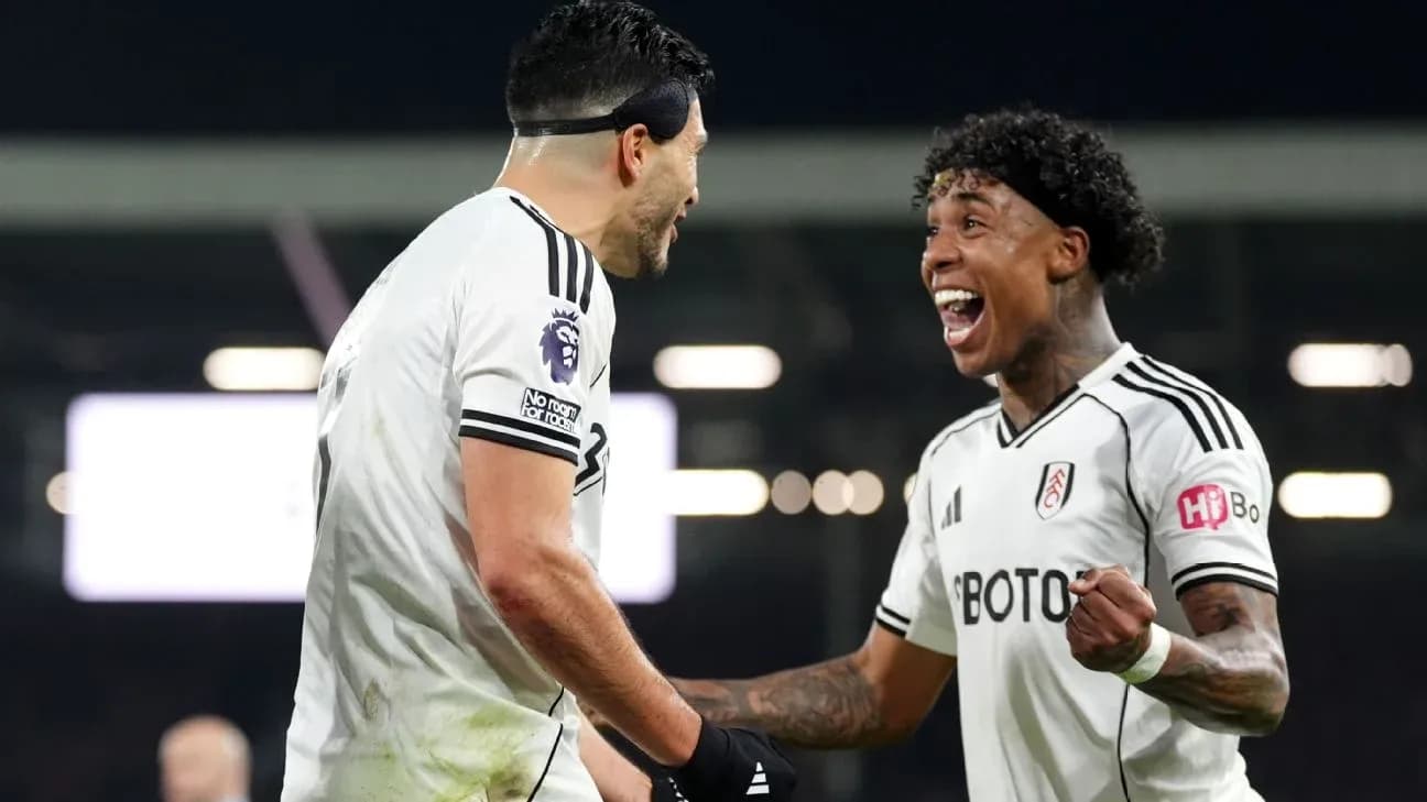 Jugadores de Fulham celebrando un gol