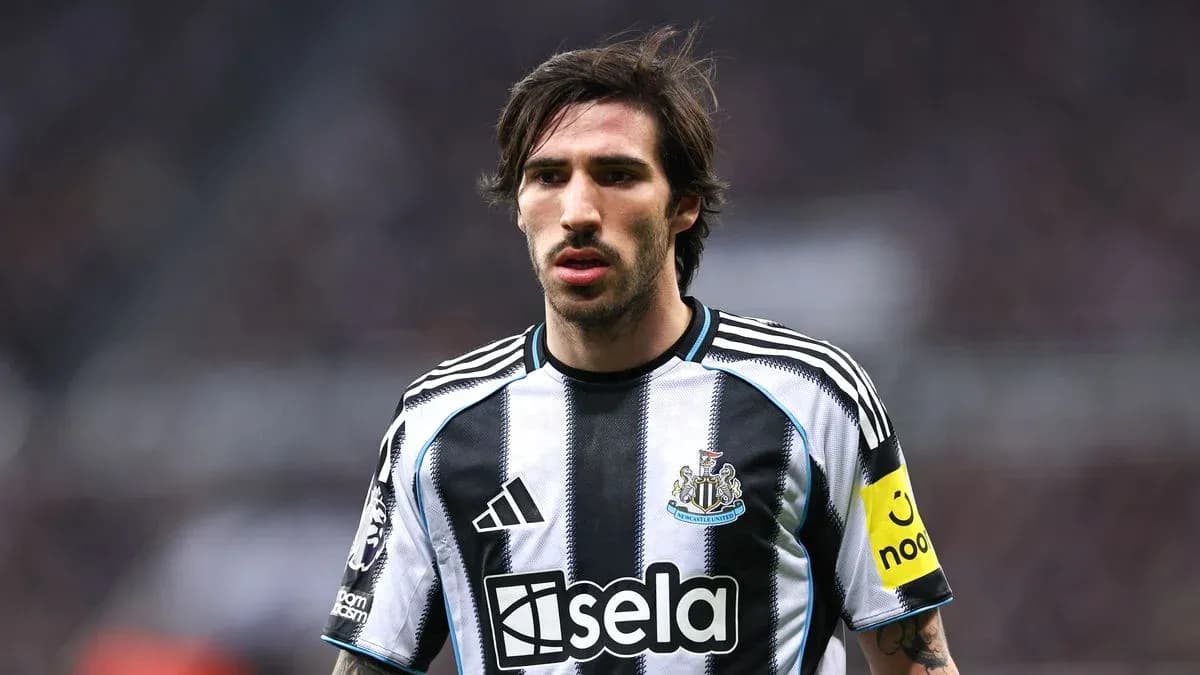 Jugador de Newcastle en acción durante el partido