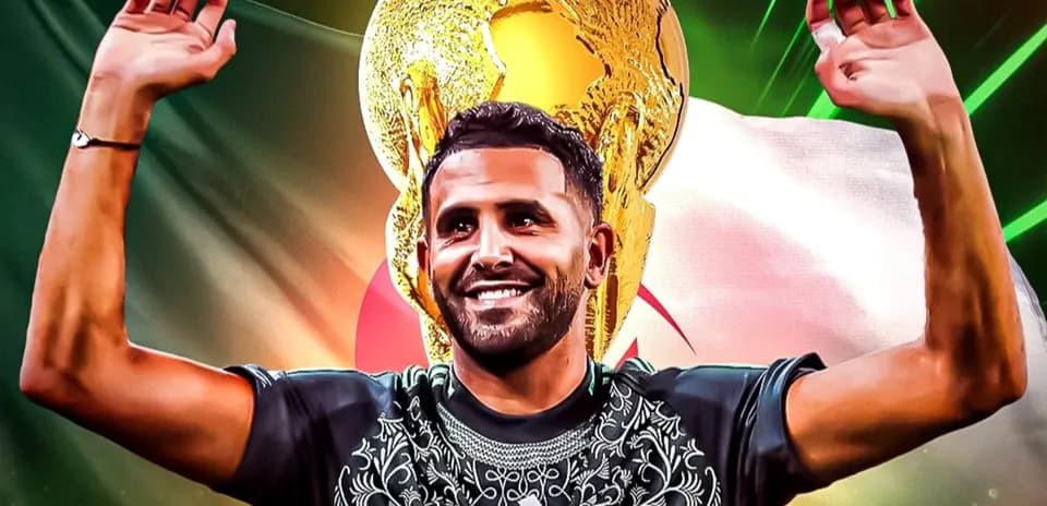 Jugador levantando trofeo de la Copa del Mundo