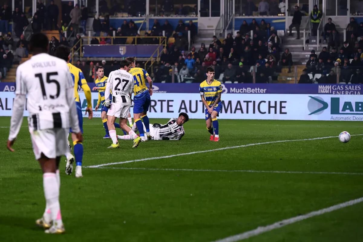 Jugadores de Juventus y Parma en acción