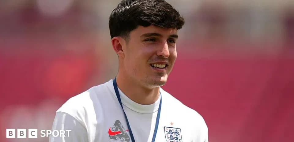 Jugador de Inglaterra sonriendo en el campo