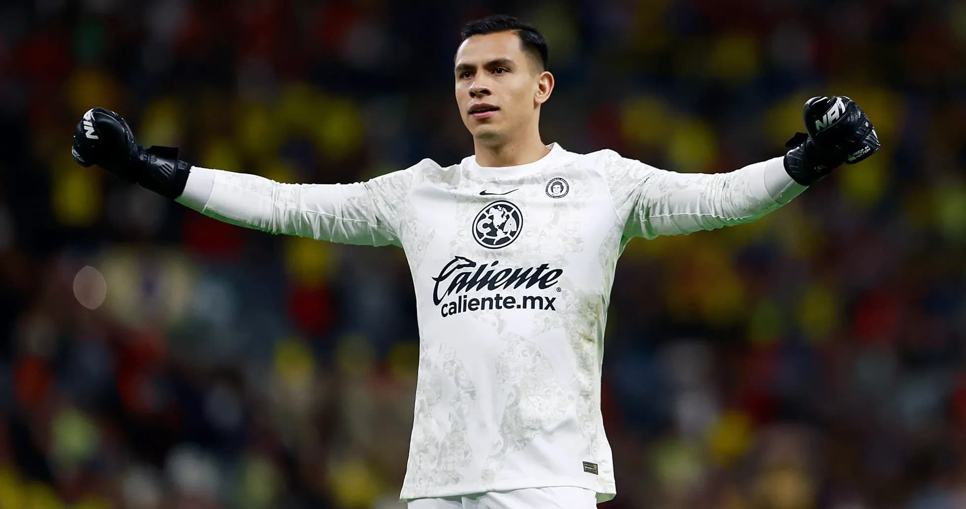 Portero de Club América durante el partido