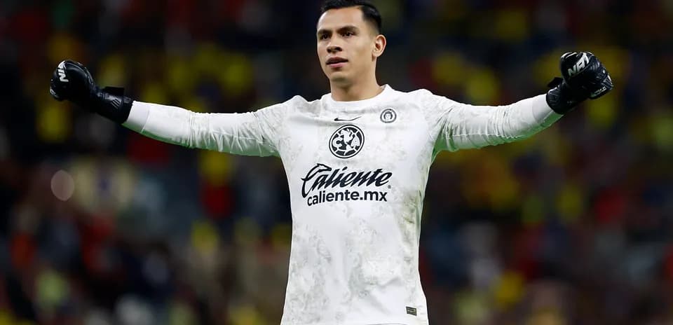 Portero de Club América durante el partido